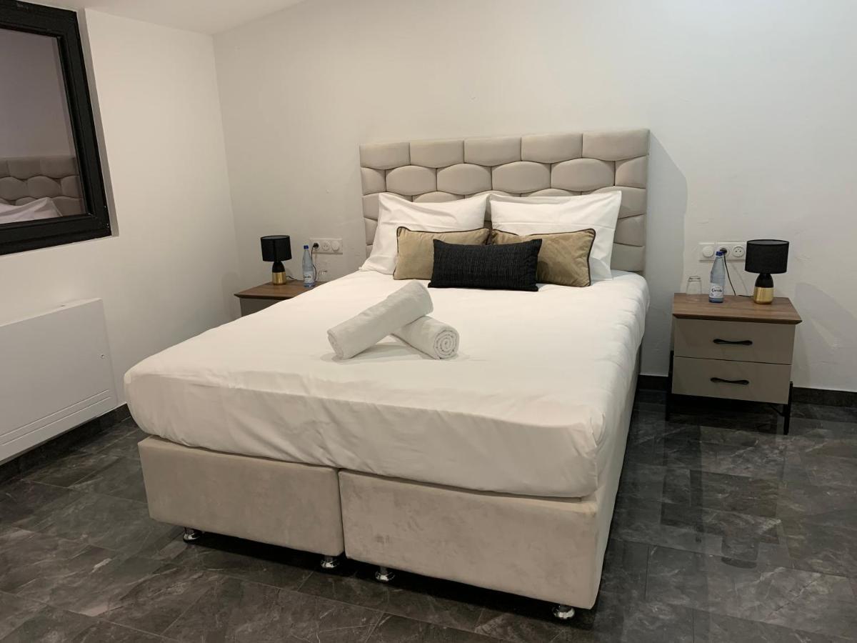 Hotel Parc Les Cigognes Albé 外观 照片
