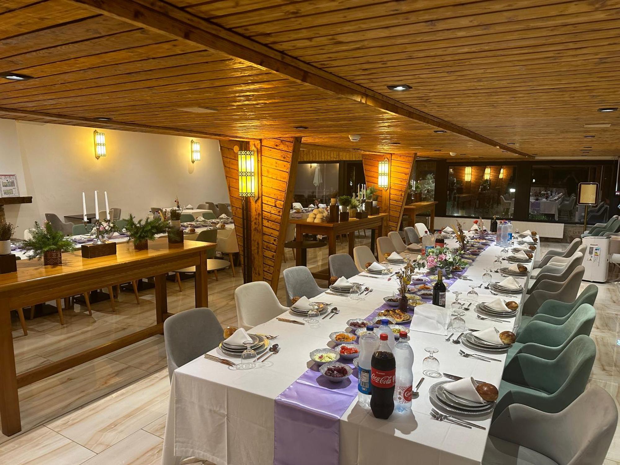 Hotel Parc Les Cigognes Albé 外观 照片
