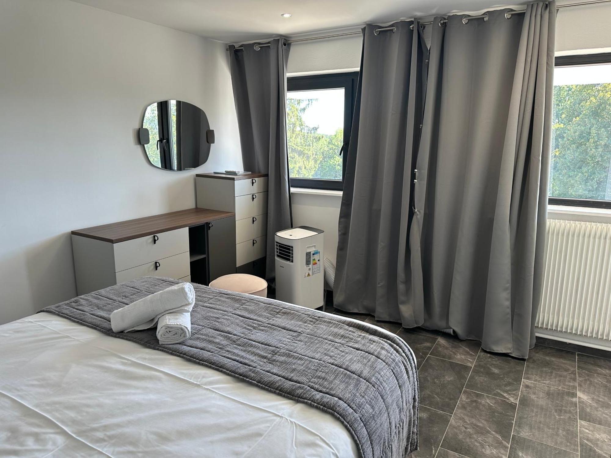 Hotel Parc Les Cigognes Albé 外观 照片