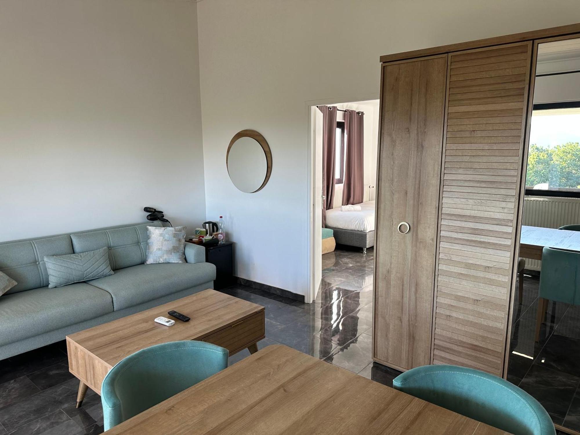 Hotel Parc Les Cigognes Albé 外观 照片