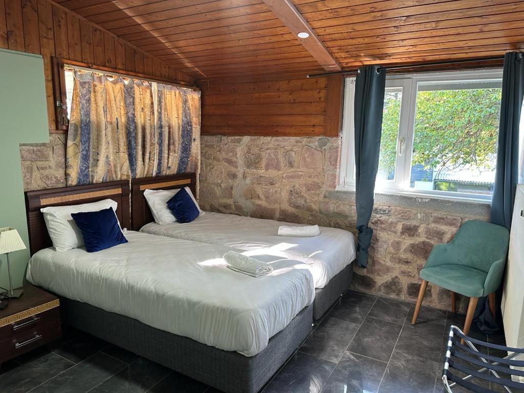 Hotel Parc Les Cigognes Albé 外观 照片