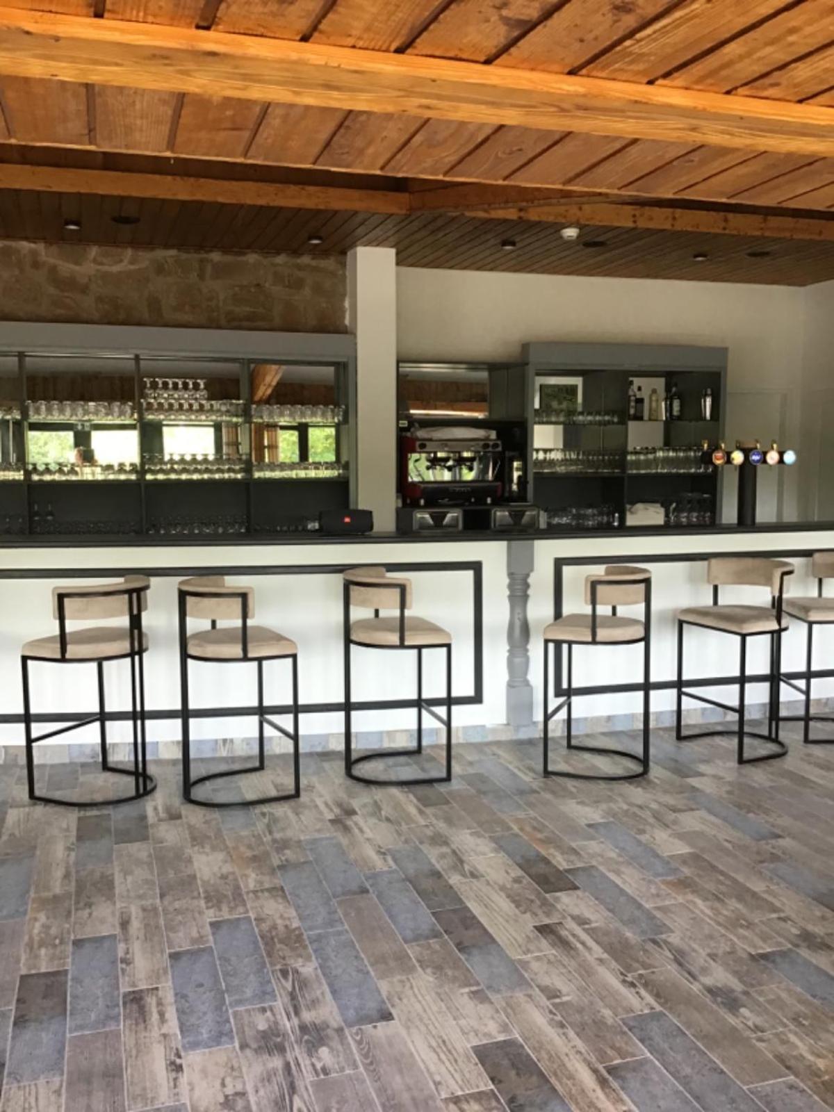 Hotel Parc Les Cigognes Albé 外观 照片