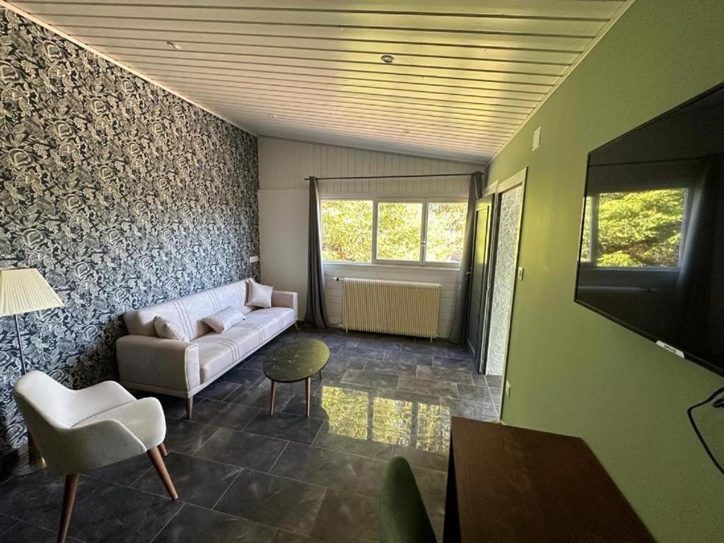 Hotel Parc Les Cigognes Albé 外观 照片
